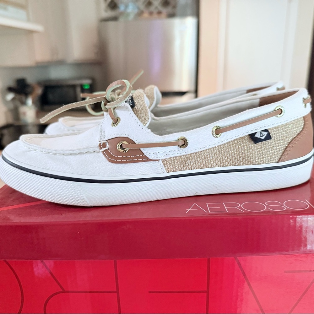 Sperry Women's Flats in White and Tan